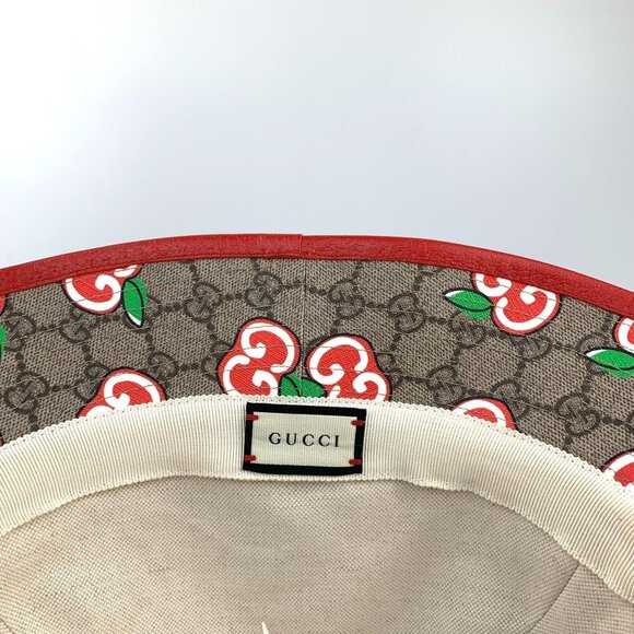 NWT Gucci GG Supreme Apple Print Bucket Hat In Red Size XL main image 15